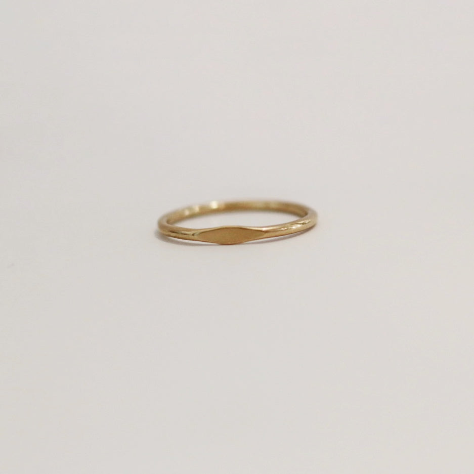 Dainty Signet Ring in 14 Karat Yellow gold