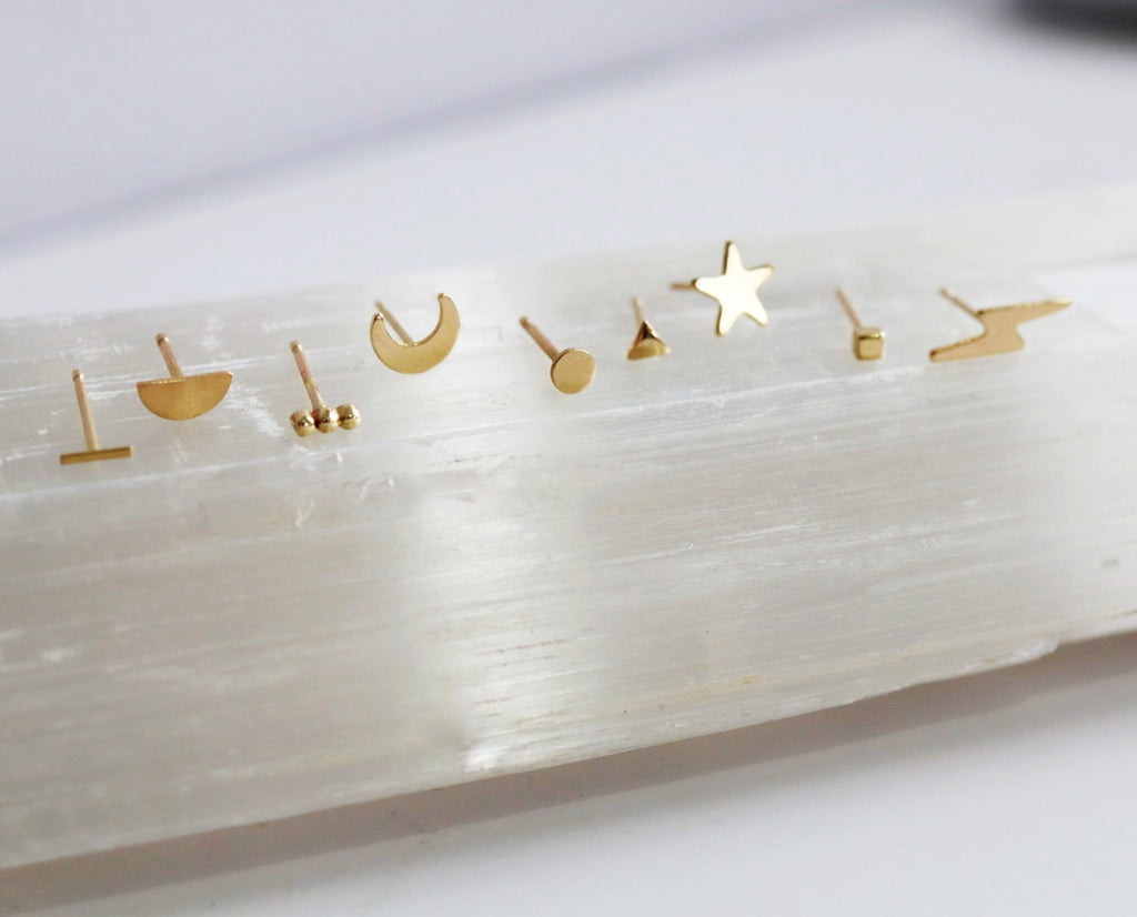 Lightning Bolt Stud Earring in 14karat Yellow Gold / SINGLE EARRING / Ready to ship