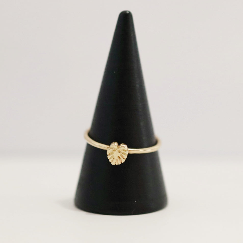 Monstera Stacking Ring in 14 Karat Yellow Gold / Ready to Ship Size 7.5