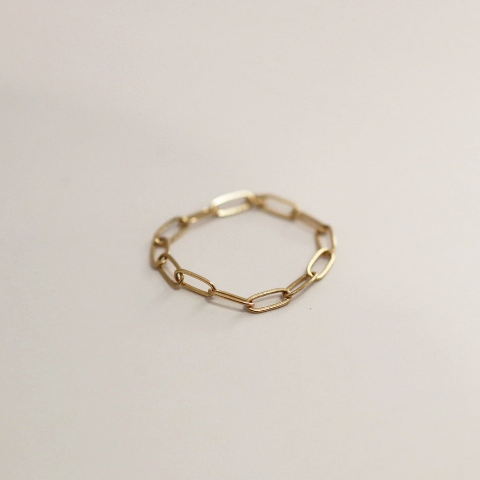 Yellow Gold Paperclip Chain Ring in 14 Karat Yellow Gold
