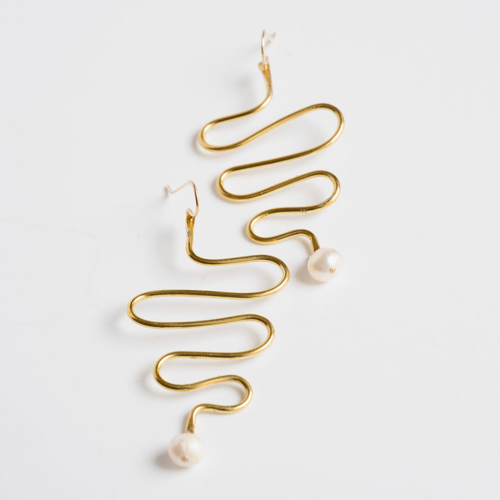 metrix jewelry pearl squiggle earrings